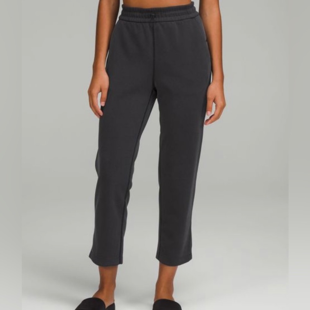 LULULEMON SOFTSTREME SPLIT HEM CROPPED PANT - Size 12. Black